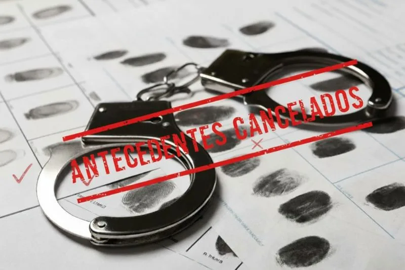 Cancelación de antecedentes penales con Ampuero Blanco Abogados